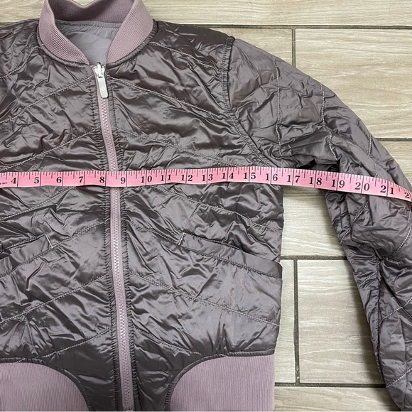Lululemon Women's Flip It & Reverse It Jacket Purple Size 2 Full Zip PrimaLoft - Picture 15 of 16